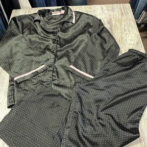 Intimates by Liz Banks pajama set